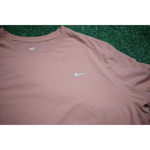 Nike XXL Swoosh Logo T-Shirt - Light Pink - Casual Athletic Tee - Picture 2 of 6